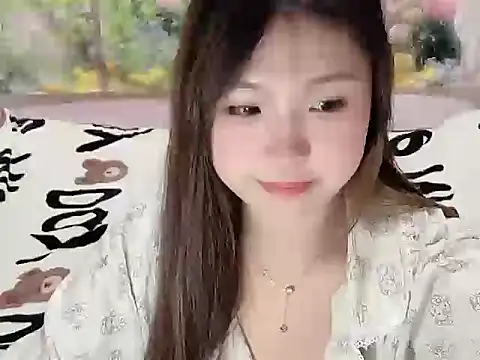 Snapshot of Poppy13 chatting on 11.26.25 Poppy13 online show from 11.26.25