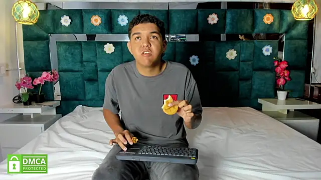  bonnyandclyde online show from 01.08.26