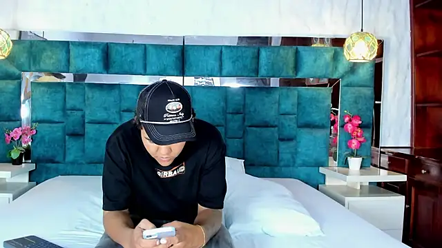  bonnyandclyde online show from 03.21.26