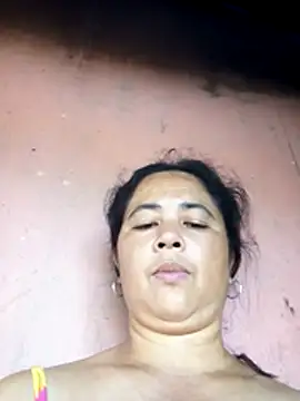 pretty hotmom07 online show from 11.28.25