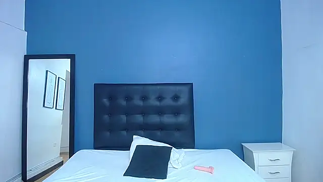 naughty bigass 18 online show from 11.25.25