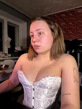 Annahylio online show from 11.26.25