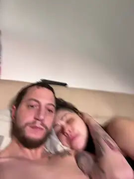 Snapshot of AlessiaMarco chatting on 12.17.25 AlessiaMarco online show from 12.17.25