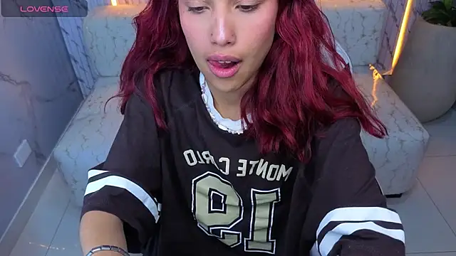 Saphire Tx online show from 12.22.25