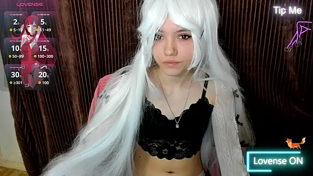 Snapshot of MissKotomissCat chatting on 11.26.25 MissKotomissCat online show from 11.26.25