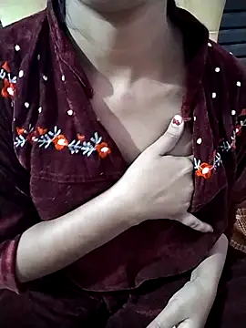 Snapshot of RASHMI_SHARMA9 chatting on 11.29.25 RASHMI SHARMA9 online show from 11.29.25