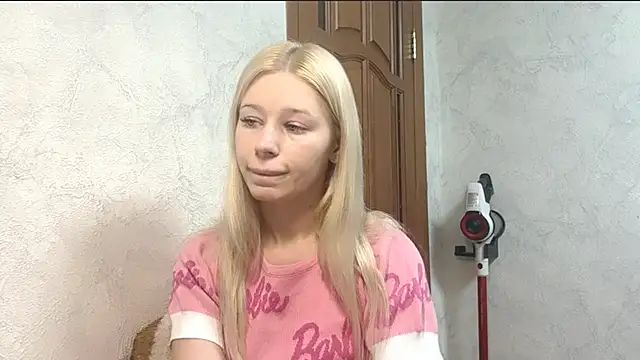 Barbie Blondie online show from 12.17.25