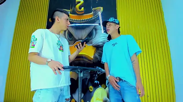 Snapshot of twink_scott_ chatting on 12.19.25 twink scott online show from 12.19.25