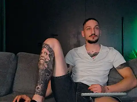 Snapshot of huntingod chatting on 11.29.25 huntingod online show from 11.29.25