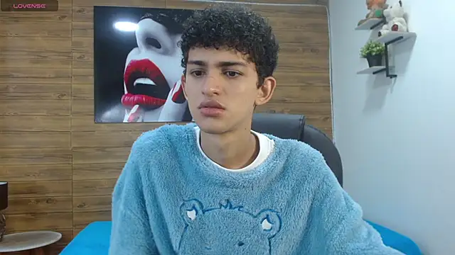 Michaelkoiv online show from 12.15.25