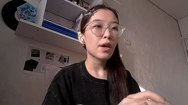 MollyTiger online show from 11.29.25