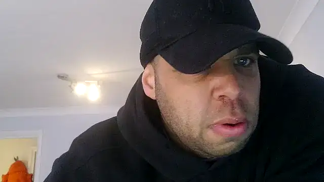 Snapshot of Samueldan12 chatting on 11.26.25 Samueldan12 online show from 11.26.25