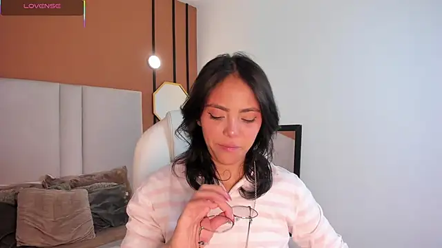 Snapshot of Scarlett_musik chatting on 01.16.26 Scarlett musik online show from 01.16.26