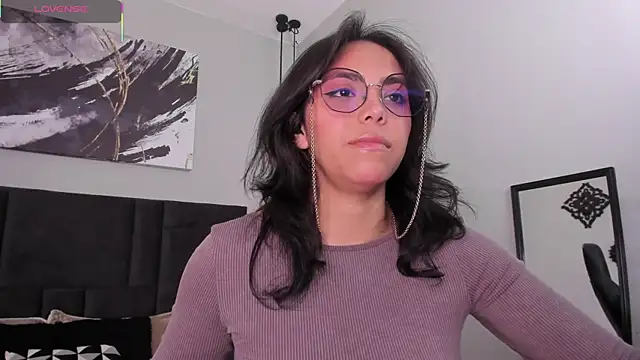 Snapshot of Scarlett_musik chatting on 02.04.26 Scarlett musik online show from 02.04.26