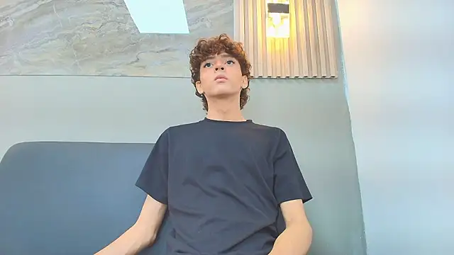 Snapshot of CRISS_ALLEN1 chatting on 02.05.26 CRISS ALLEN1 online show from 02.05.26