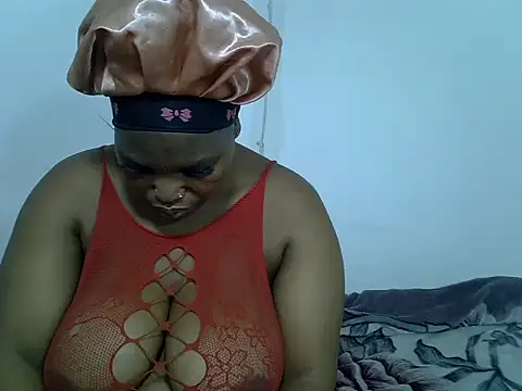 Snapshot of AssTiser7 chatting on 11.27.25 AssTiser7 online show from 11.27.25