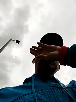 Fuegosutil online show from 12.04.25