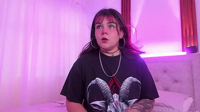 DakottaBluu online show from 11.28.25