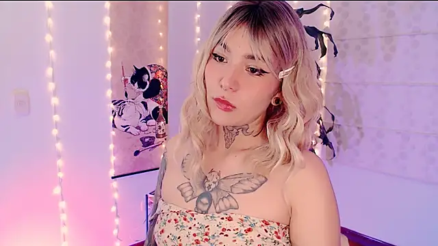 justmartina  online show from 04.02.26