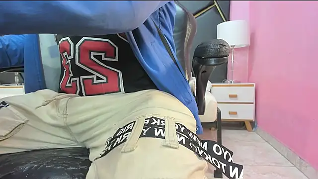 Snapshot of JoseVesga chatting on 11.26.25 JoseVesga online show from 11.26.25