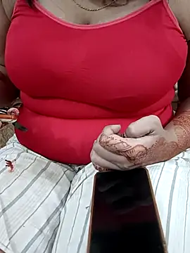 Snapshot of Sexy-Disha-42 chatting on 11.28.25 Sexy-Disha-42 online show from 11.28.25