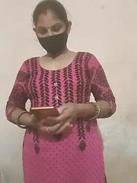 Snapshot of Pooja_bhabhi00 chatting on 11.29.25 Pooja bhabhi00 online show from 11.29.25