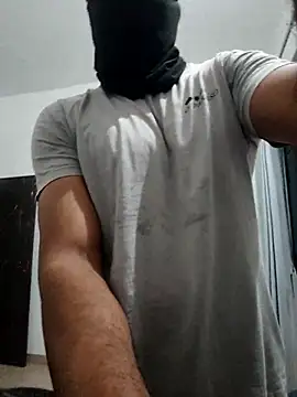 Snapshot of Amit22122 chatting on 11.29.25 Amit22122 online show from 11.29.25