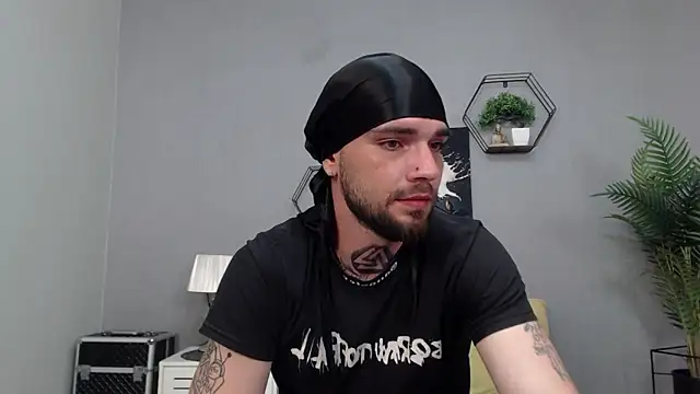 Snapshot of KaneHunter chatting on 05.23.26 KaneHunter online show from 05.23.26