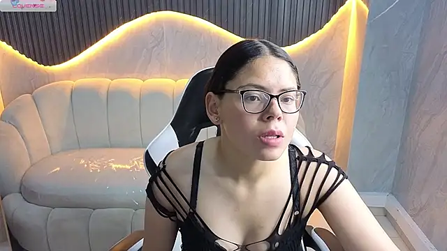 Polly Tx online show from 11.30.25