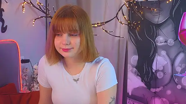 Snapshot of AsiaBritney chatting on 11.29.25 AsiaBritney online show from 11.29.25