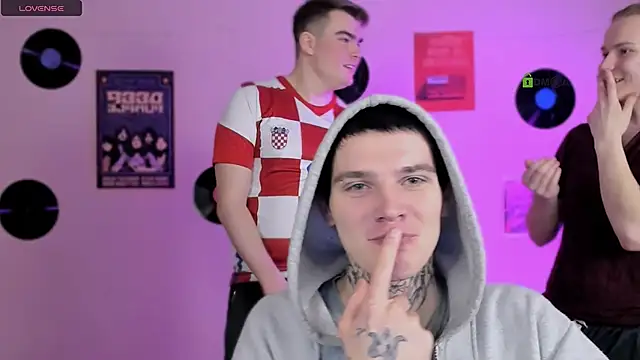 Snapshot of leo_void chatting on 02.01.26 leo void online show from 02.01.26