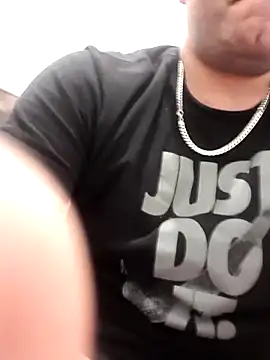 Snapshot of mrmav6969 chatting on 12.04.25 mrmav6969 online show from 12.04.25