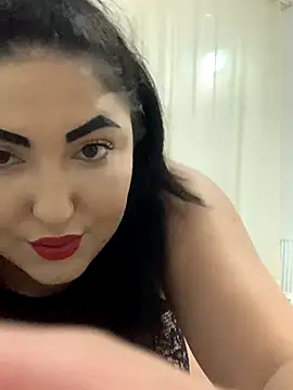 Snapshot of Zeynep-20 chatting on 11.26.25 Zeynep-20 online show from 11.26.25