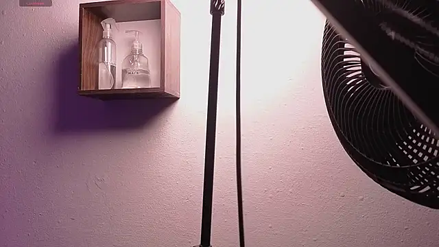 Snapshot of marla_daze chatting on 03.12.26 marla daze online show from 03.12.26