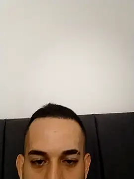 Snapshot of hazarcannn chatting on 11.26.25 hazarcannn online show from 11.26.25