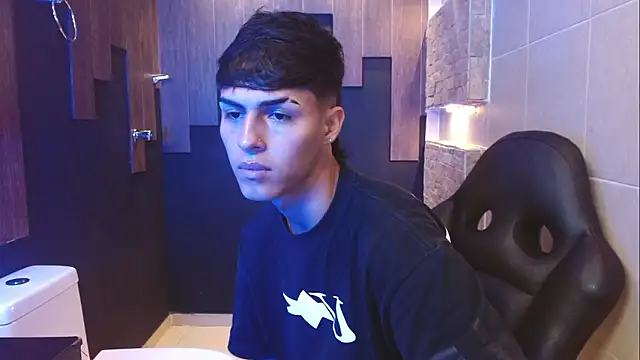 Snapshot of Ethan_Jamees chatting on 02.06.26 Ethan Jamees online show from 02.06.26