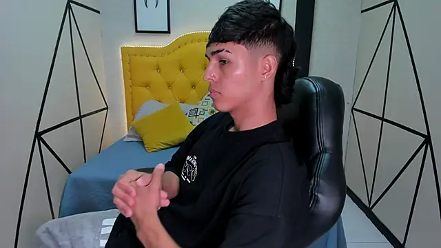 Snapshot of Ethan_Jamees chatting on 02.06.26 Ethan Jamees online show from 02.06.26