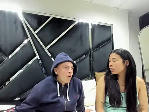 Alyssa Noah online show from 04.05.26