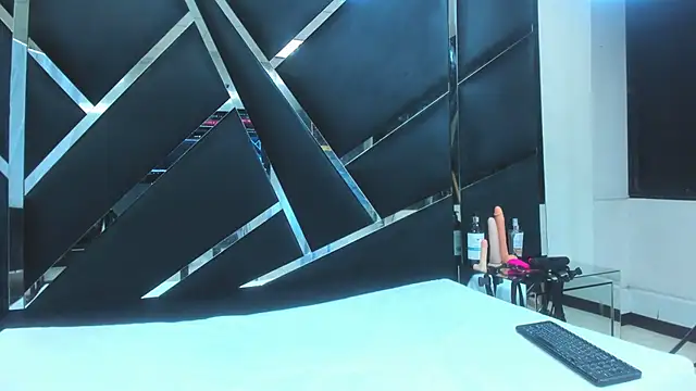 Alyssa Noah online show from 04.15.26