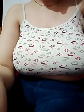 Snapshot of CuteBahar chatting on 12.01.25 CuteBahar online show from 12.01.25