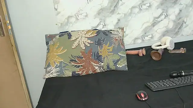 Snapshot of SexyZuluBarbie chatting on 05.27.26 SexyZuluBarbie online show from 05.27.26