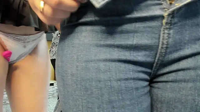 Snapshot of secret-roomies chatting on 03.17.26 secret-roomies online show from 03.17.26