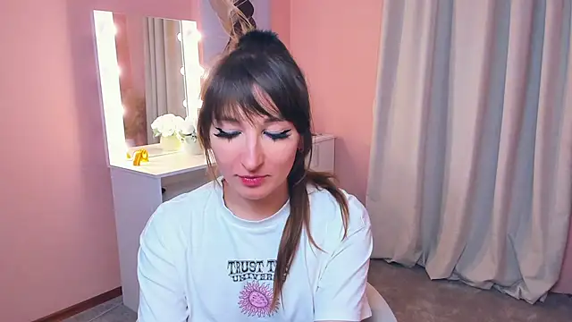 VioletKorineck online show from 11.30.25