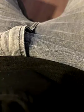 Snapshot of daddaddy1 chatting on 11.27.25 daddaddy1 online show from 11.27.25