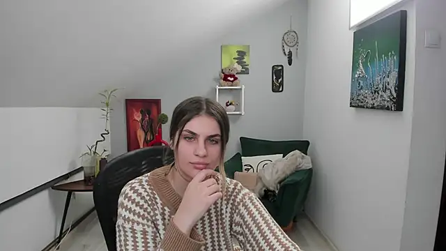 SarahOwenn online show from 11.27.25