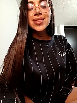 Violett  Rose online show from 12.15.25