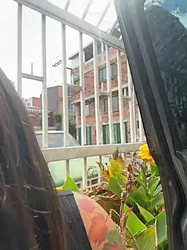 Mia fiire online show from 12.19.25