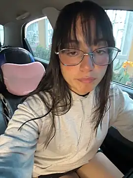 Mia fiire online show from 12.20.25