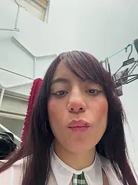 Mia fiire online show from 04.15.26