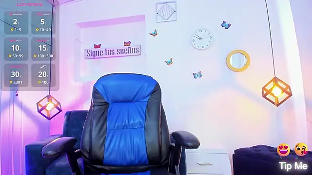 Hot Darliing online show from 01.16.26